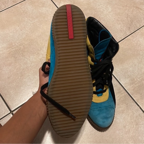 Womens Authentic/Vintage Prada Trainer - Picture 5 of 10